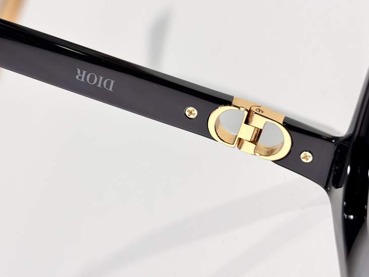 Picture of Dior Sunglasses _SKUfw75975542fw